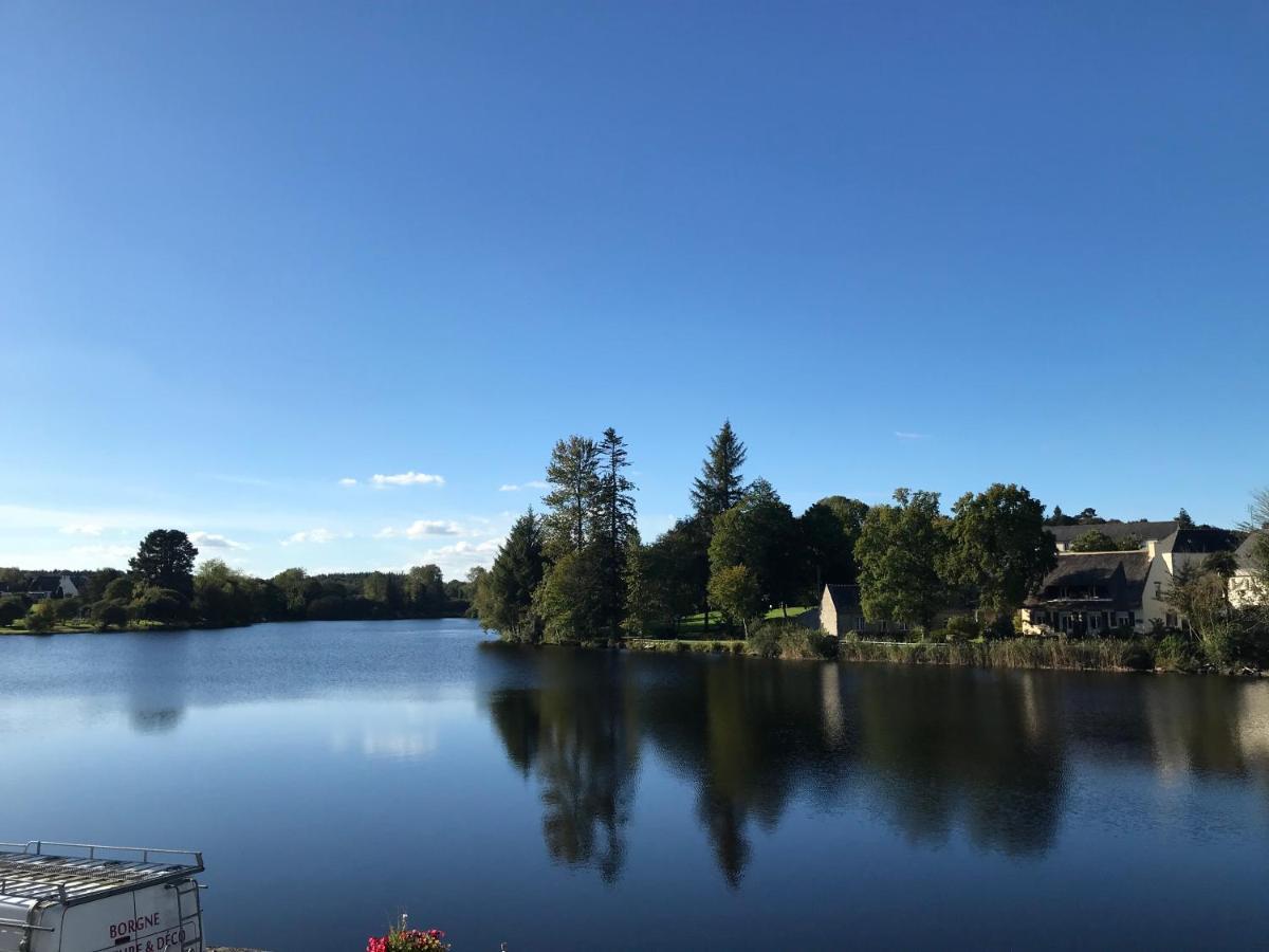 Vue Sur Le Lac Apartment Huelgoat Exterior photo